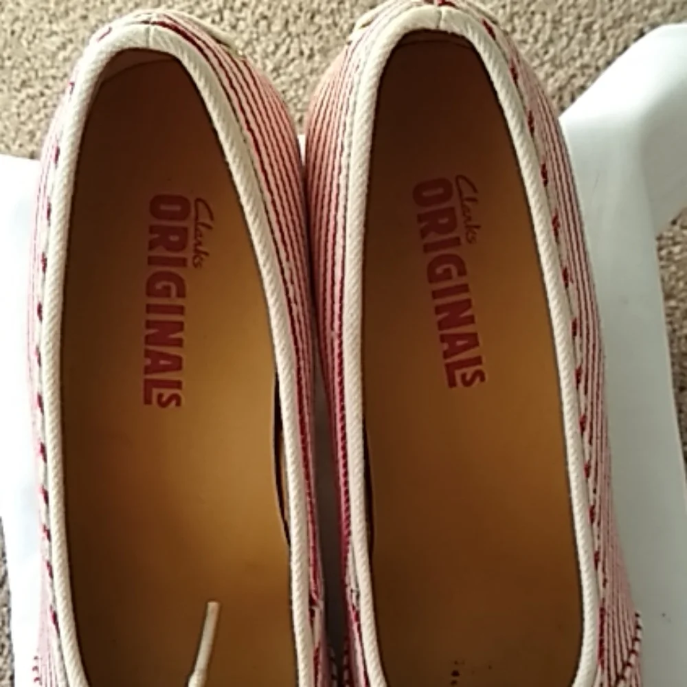 Clark's original cream & red stripe nautical wedge‎ size 8.5